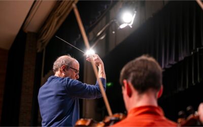 Brain stimulation technology improves Parkinson’s treatment for music conductor music conductor sees parkinsons symptoms improve with adaptive deep brain stimulation jpg